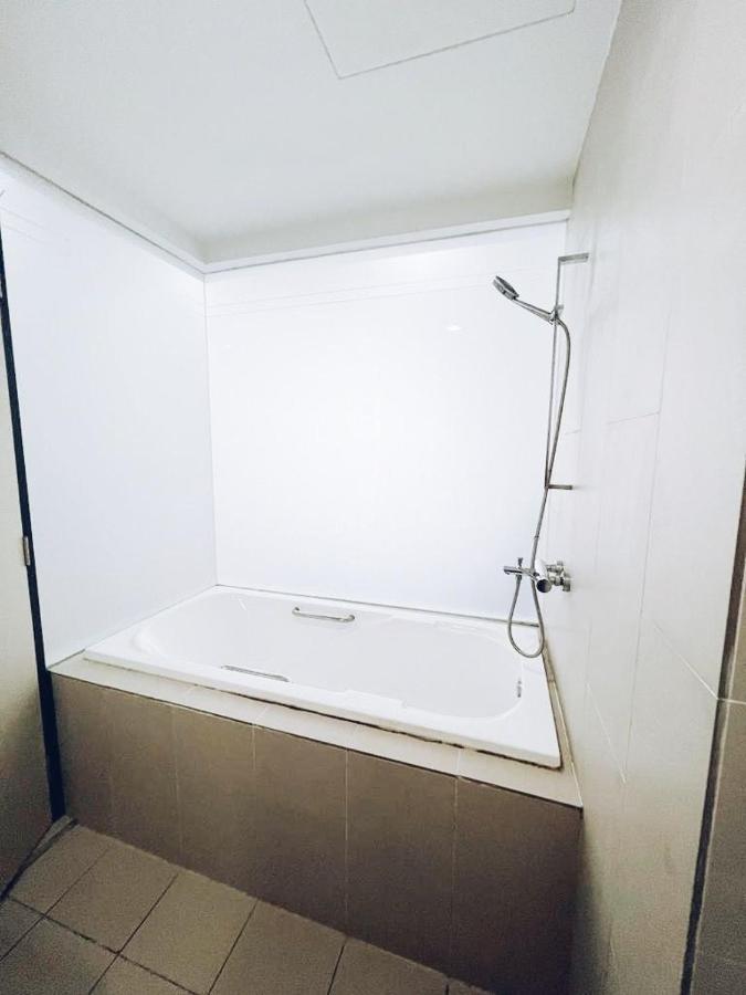 קואלה לומפור Connected Train 3 Bedrooms - Above Klgateway Mall 14 מראה חיצוני תמונה
